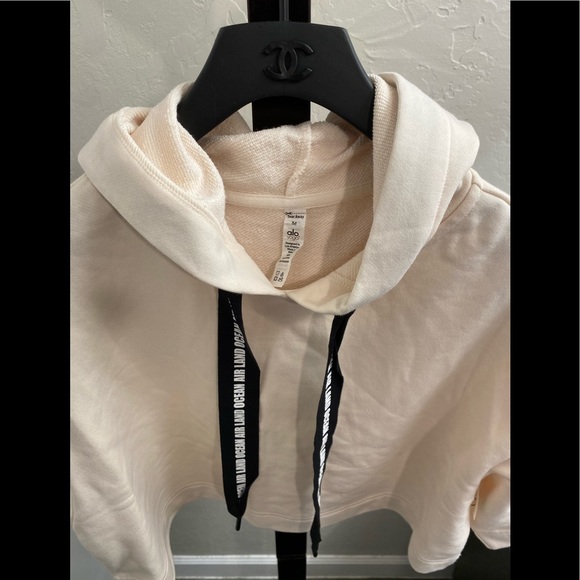 ALO Yoga Tops Cadence Black Cropped Pullover - S - Picture 9 of 9